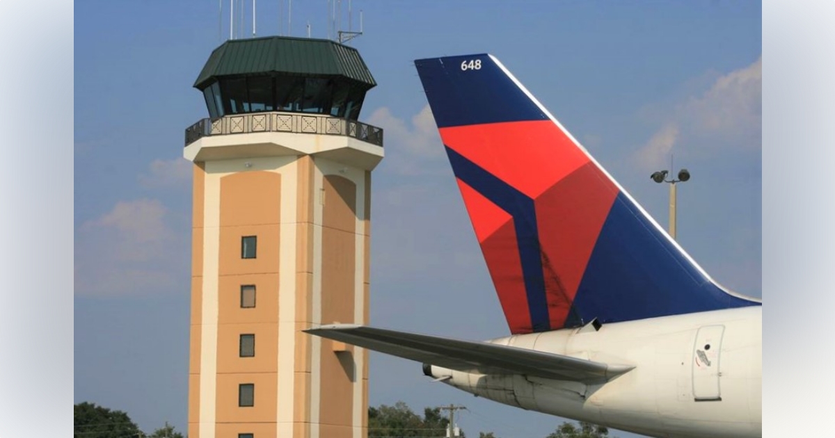 Marion County residents discuss benefits of bringing commercial flights to Ocala International Airport 1