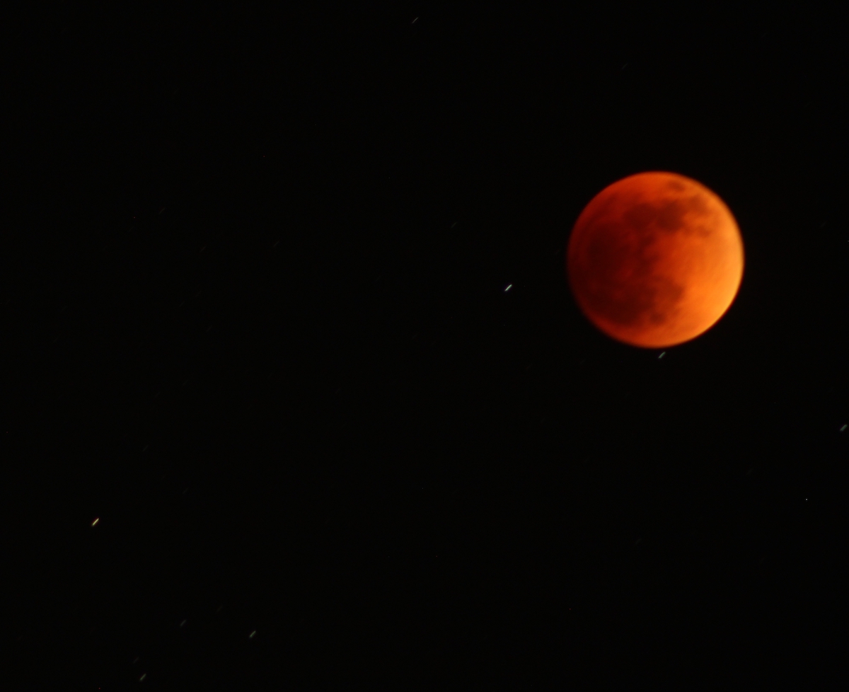 Full Eclipse Blood Moon Over Dunnellon