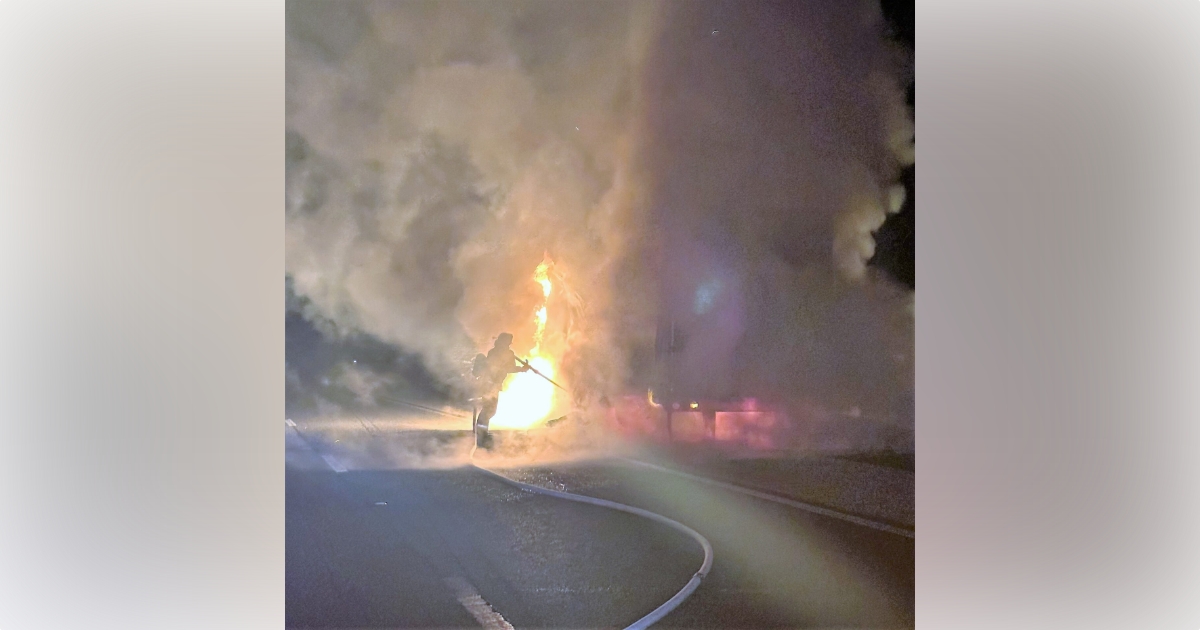 Semi truck carrying food catches fire on I 75 in Marion County 2