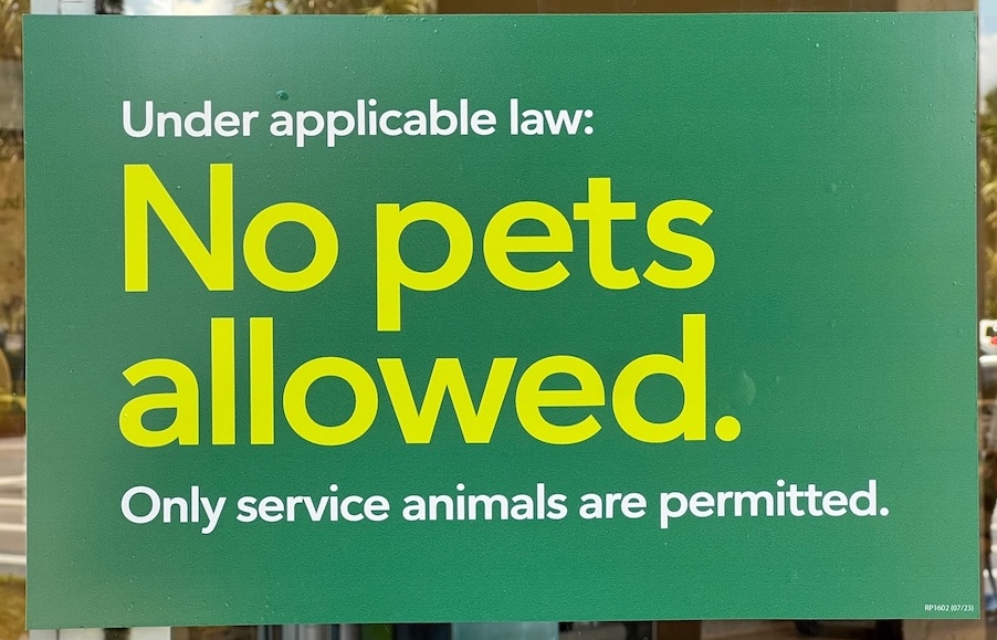 No Pets Allowed sign at Publix in The Villages