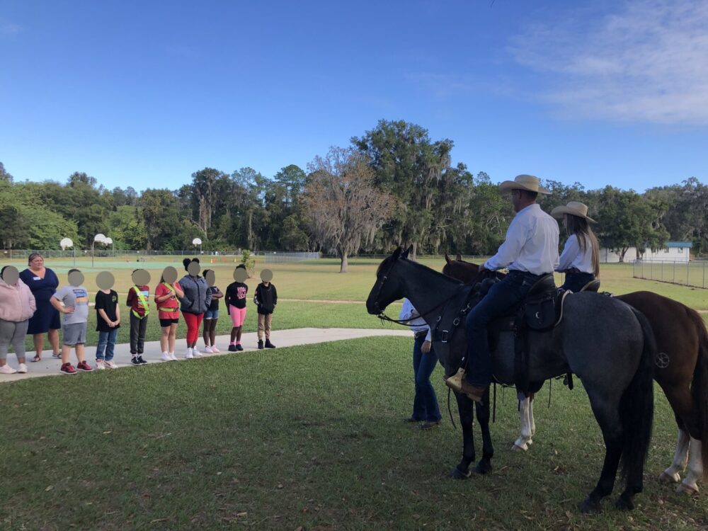 MCSO Mounted Unit visits elementary students - Ocala-News.com