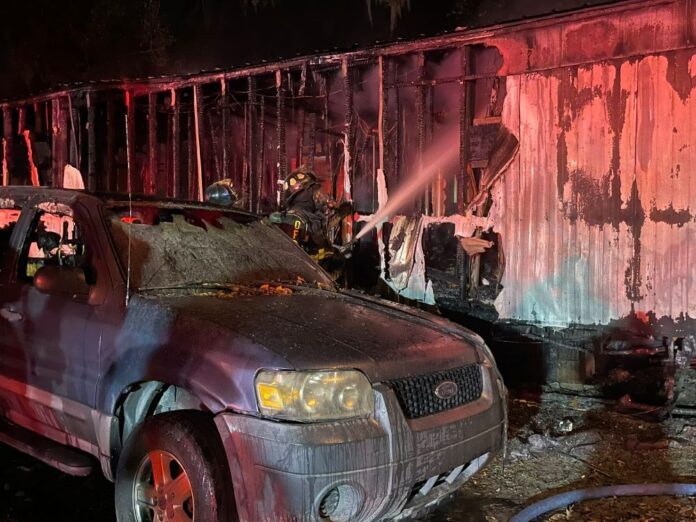 Fire Destroys Mobile Home In Southeast Ocala - Ocala-News.com