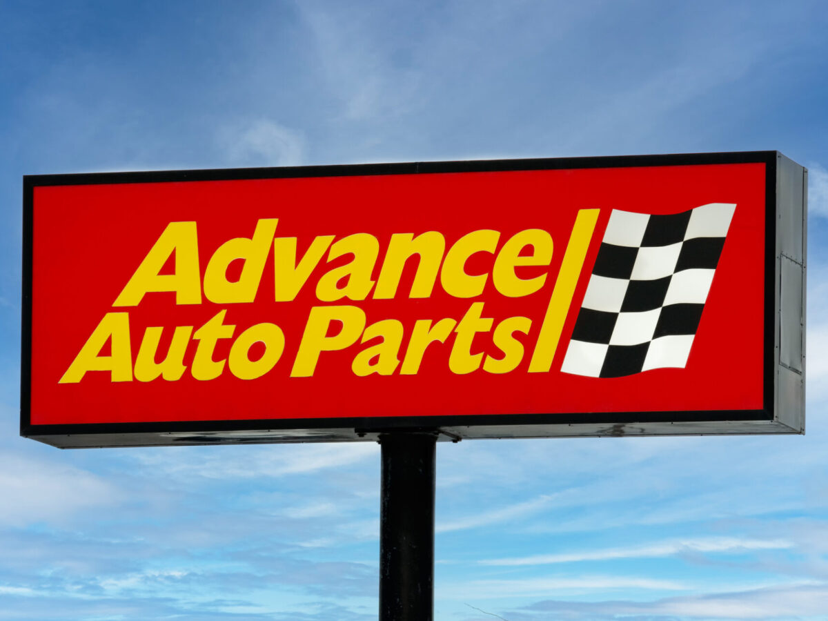 Construction of new Advance Auto Parts in Marion Oaks begins