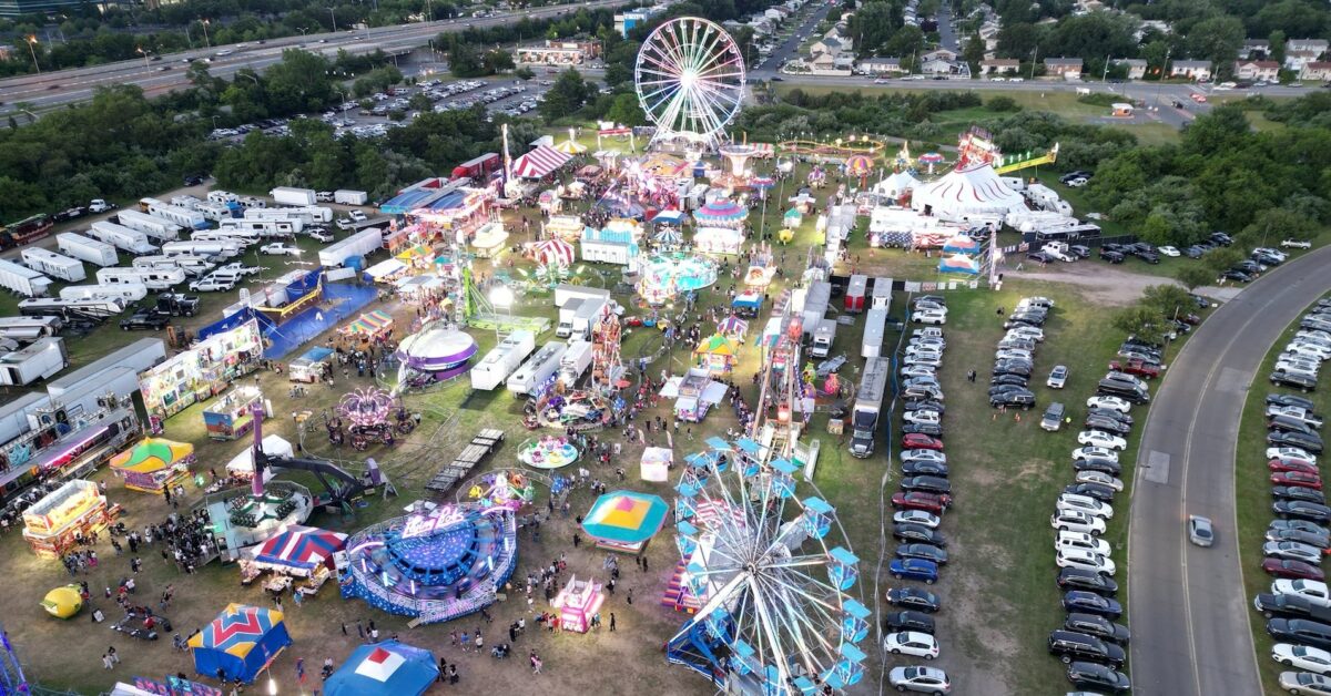 Fair hosted by Dreamland Amusements