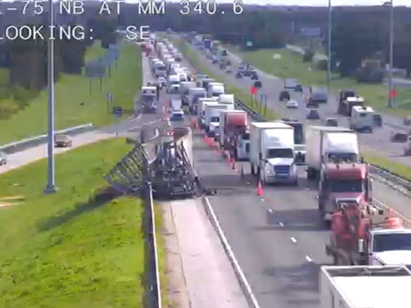 A northbound lane is blocked on I-75 northbound in Marion County on Wednesday afternoon following a three-vehicle collision. (Photo: FL511)