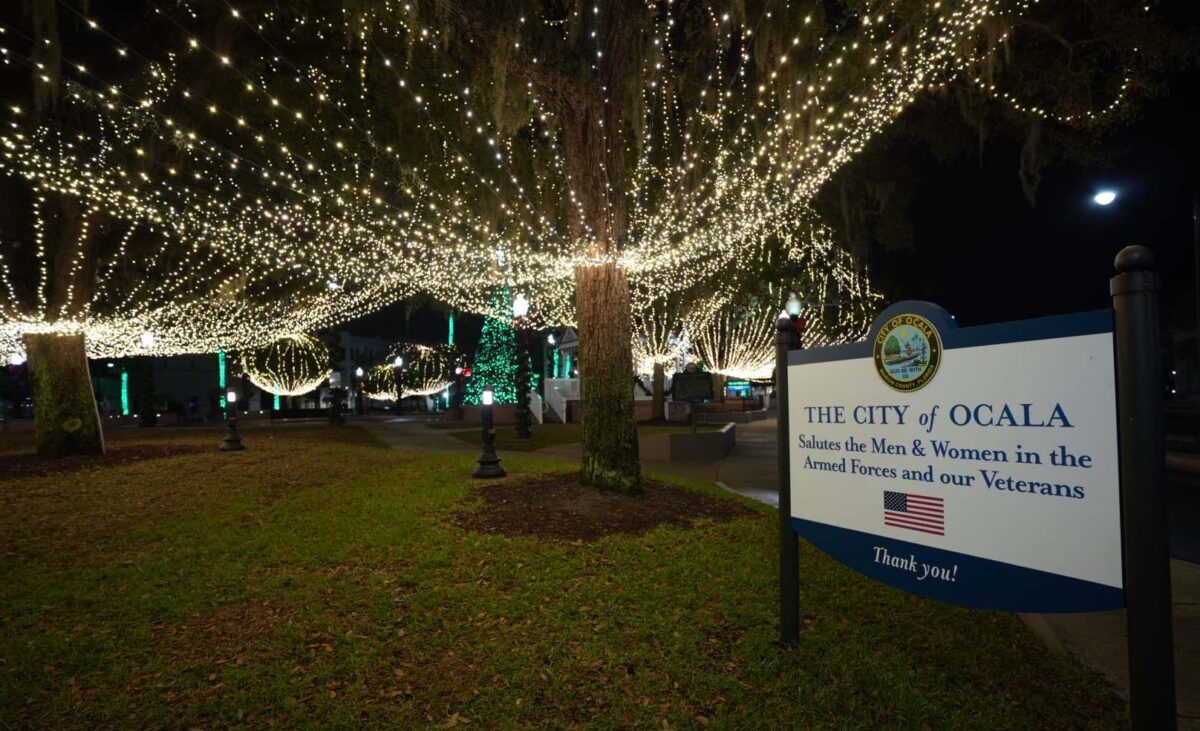 Holiday lights in downtown Ocala December 2022