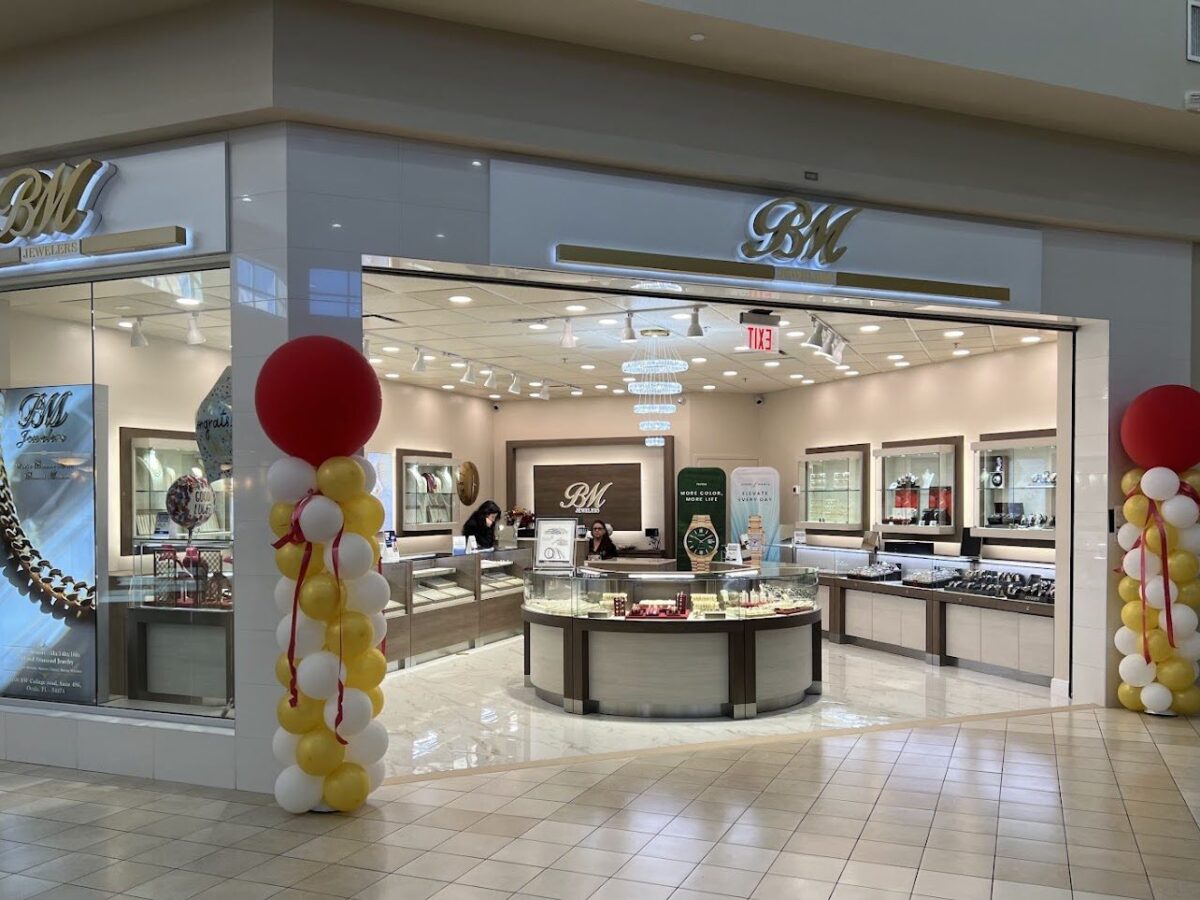 New jewelry store opens at Paddock Mall