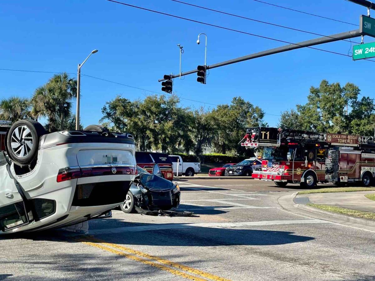 Rollover crash slows traffic on southwest Ocala roadway