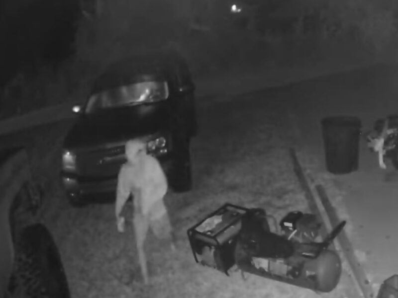 Barefoot car burglar wanted by Marion deputies