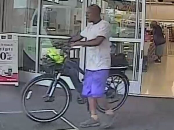 Man wanted for e-bike theft at Ocala Walgreens