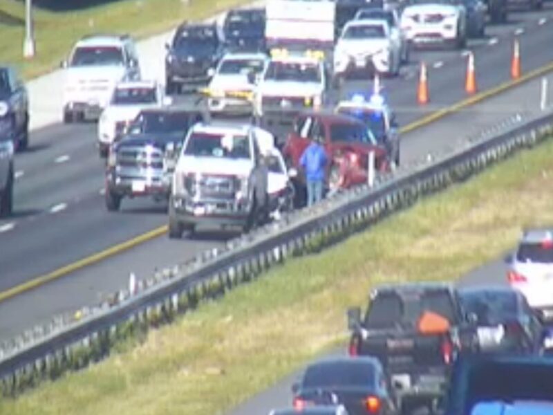 A multi-vehicle crash along I-75 has slowed a stretch of southbound lanes on Sunday.