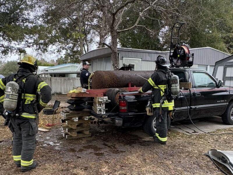 Firefighters contain gas leak outside south Marion home