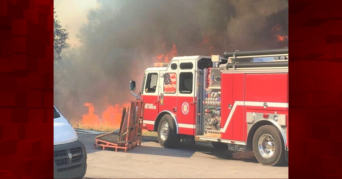 Marion County Firefighters Battle Belleview Blaze Started By Illegal Backyard Burn Ocala News Com